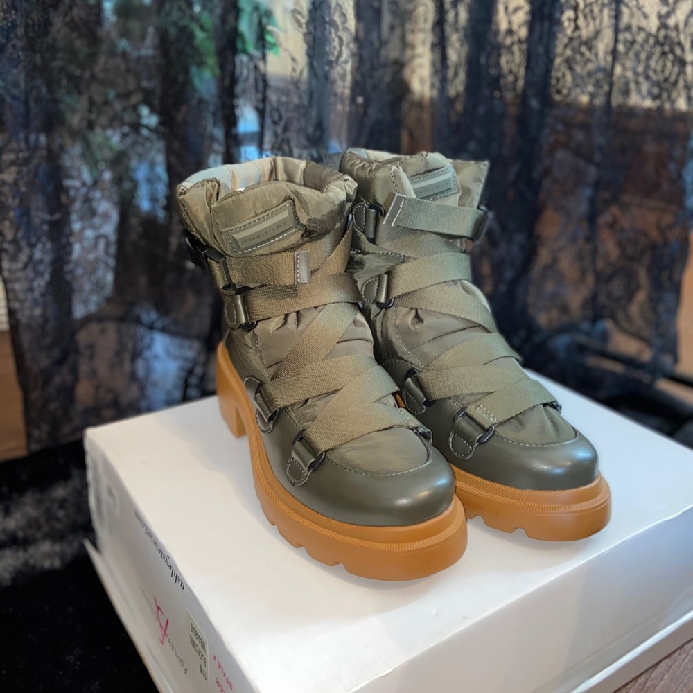 Women’s Boots